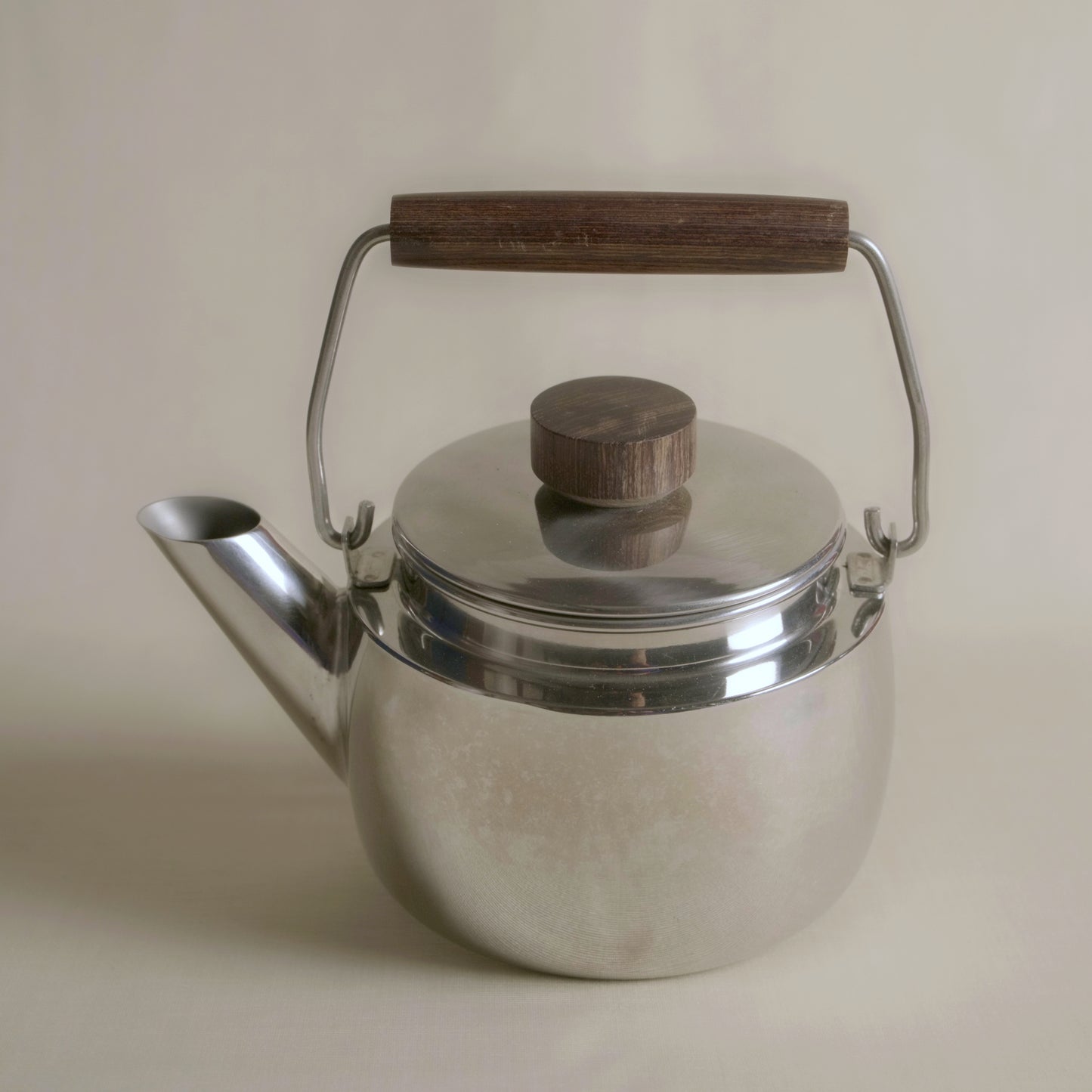 Midcentury Modern Quart Kettle with Teak Wooden Handles